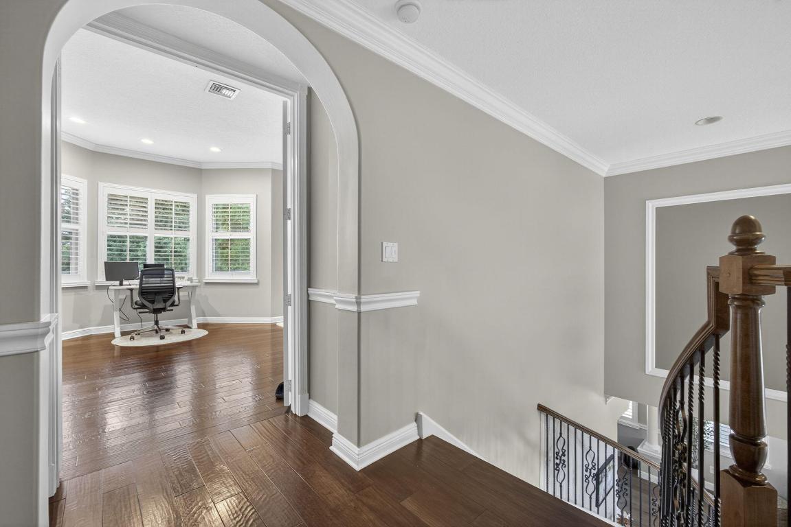 2124 Bellcrest Court