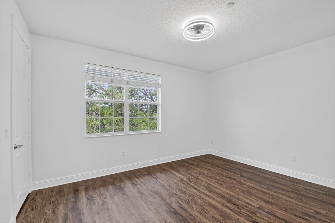 2502 N Dixie Highway 19, Lake Worth Beach Unit: 19