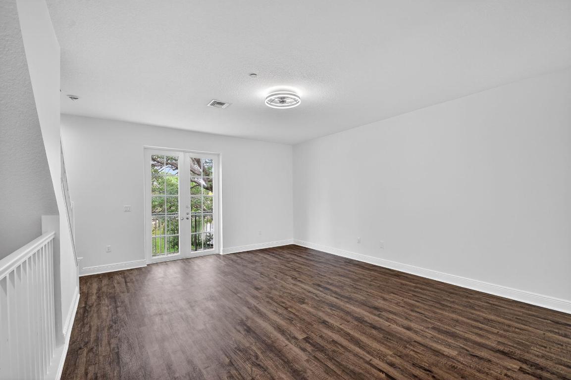 2502 N Dixie Highway 19, Lake Worth Beach Unit: 19