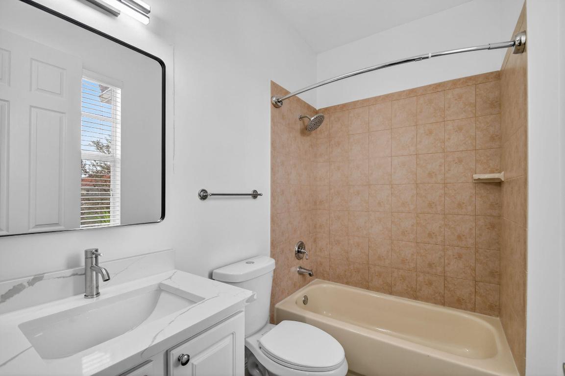 2502 N Dixie Highway 19, Lake Worth Beach Unit: 19