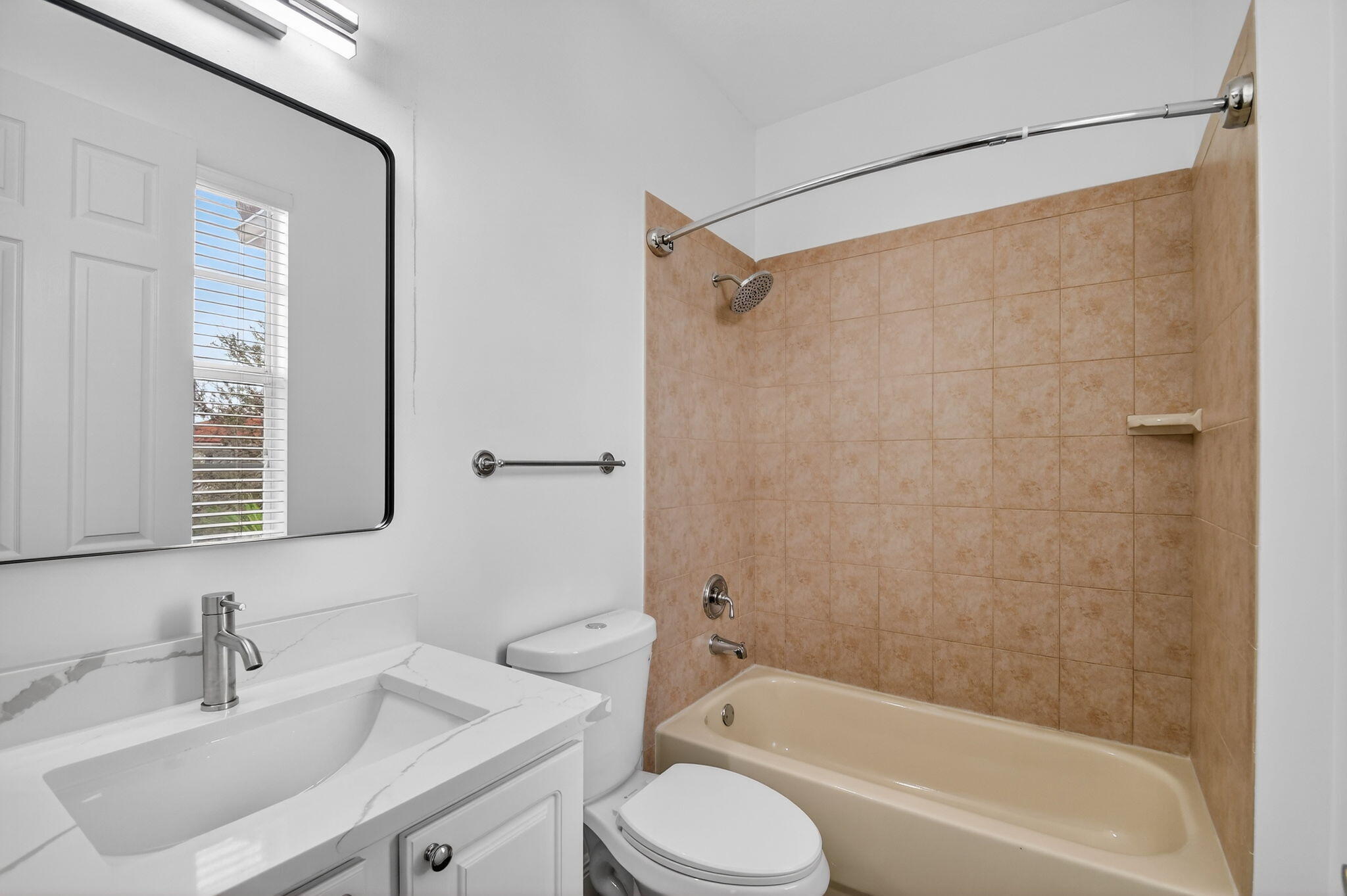 2502 N Dixie Highway 19, Lake Worth Beach Unit: 19