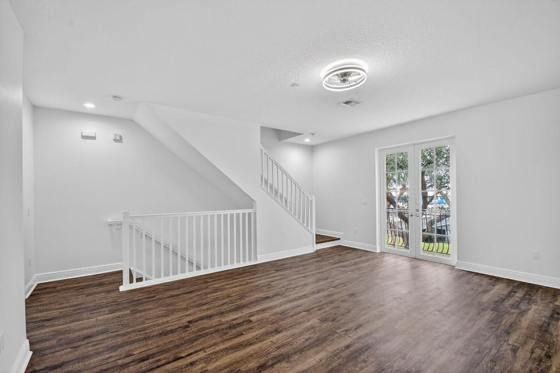 2502 N Dixie Highway 19, Lake Worth Beach Unit: 19