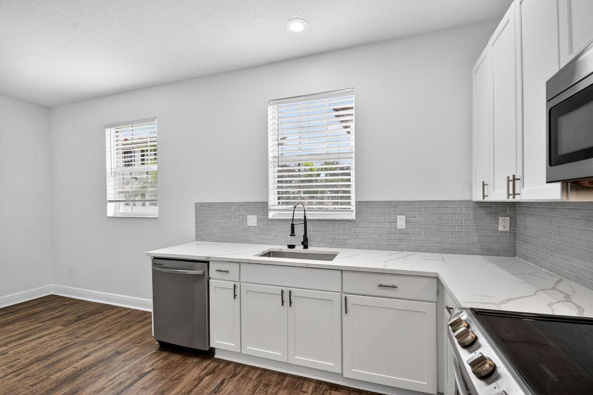 2502 N Dixie Highway 19, Lake Worth Beach Unit: 19