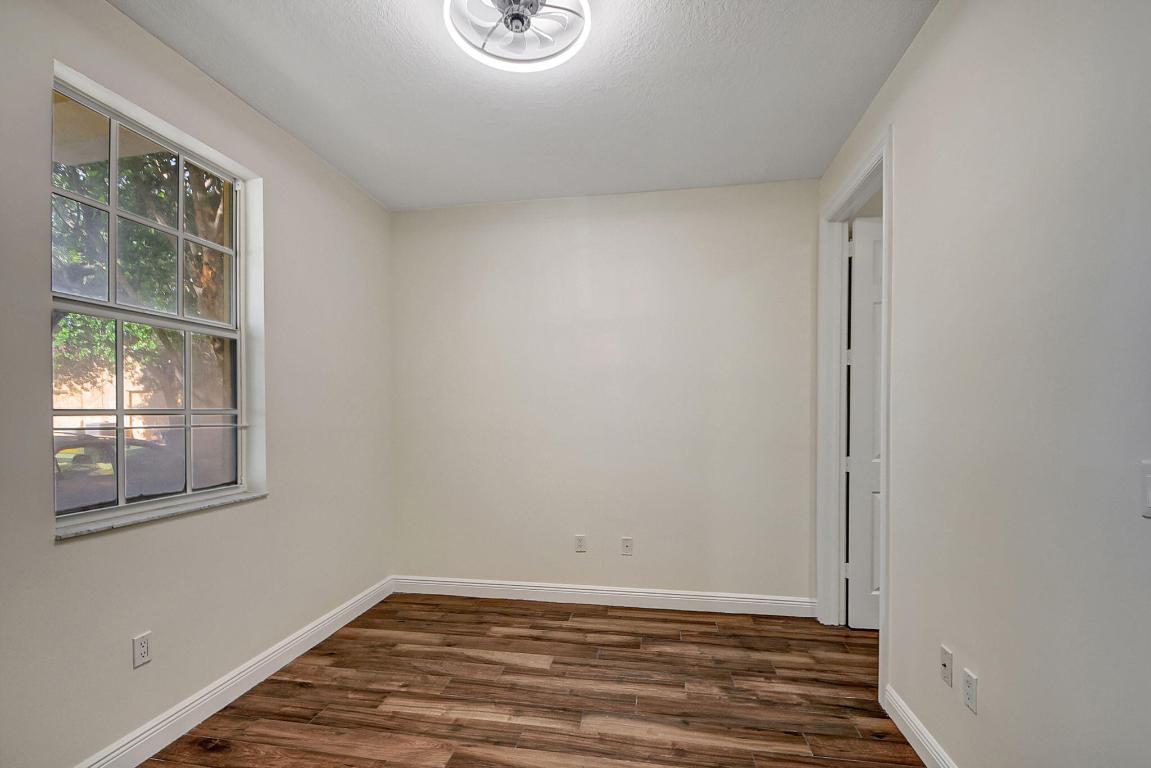 2502 N Dixie Highway 19, Lake Worth Beach Unit: 19