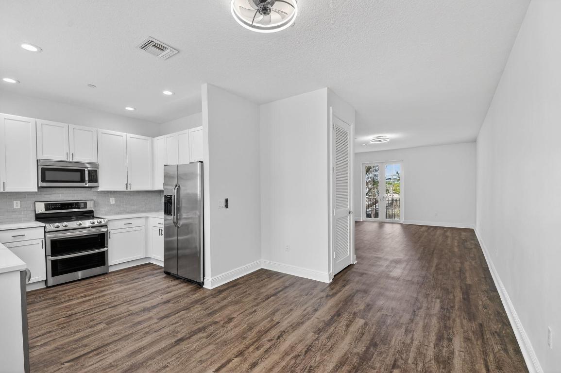 2502 N Dixie Highway 19, Lake Worth Beach Unit: 19