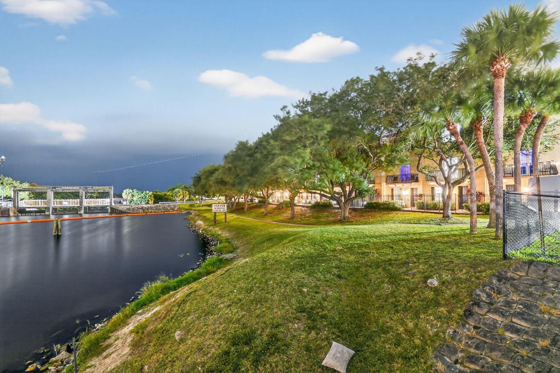 2502 N Dixie Highway 19, Lake Worth Beach Unit: 19