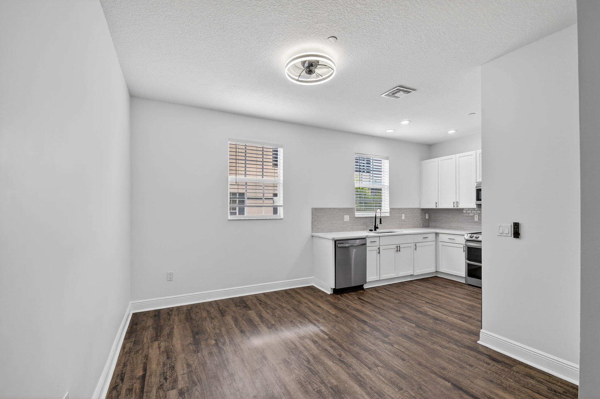 2502 N Dixie Highway 19, Lake Worth Beach Unit: 19