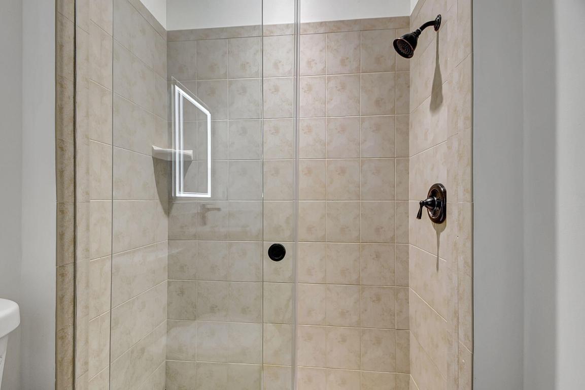 2502 N Dixie Highway 19, Lake Worth Beach Unit: 19