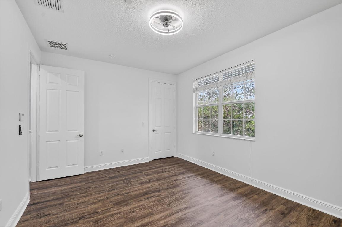 2502 N Dixie Highway 19, Lake Worth Beach Unit: 19