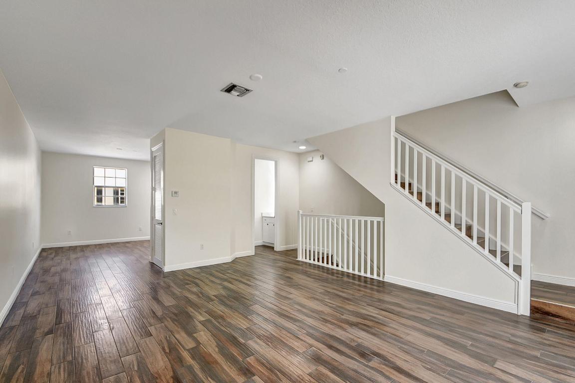 2502 N Dixie Highway 19, Lake Worth Beach Unit: 19