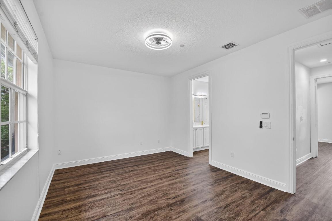 2502 N Dixie Highway 19, Lake Worth Beach Unit: 19