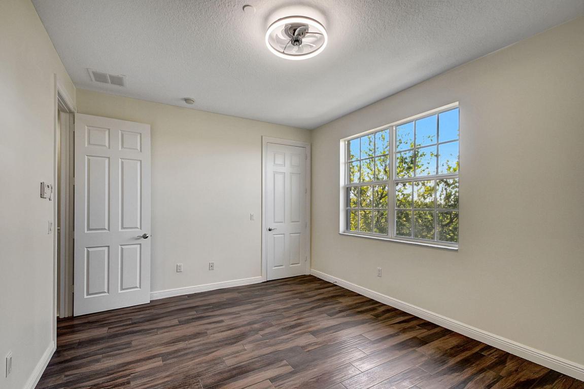 2502 N Dixie Highway 19, Lake Worth Beach Unit: 19