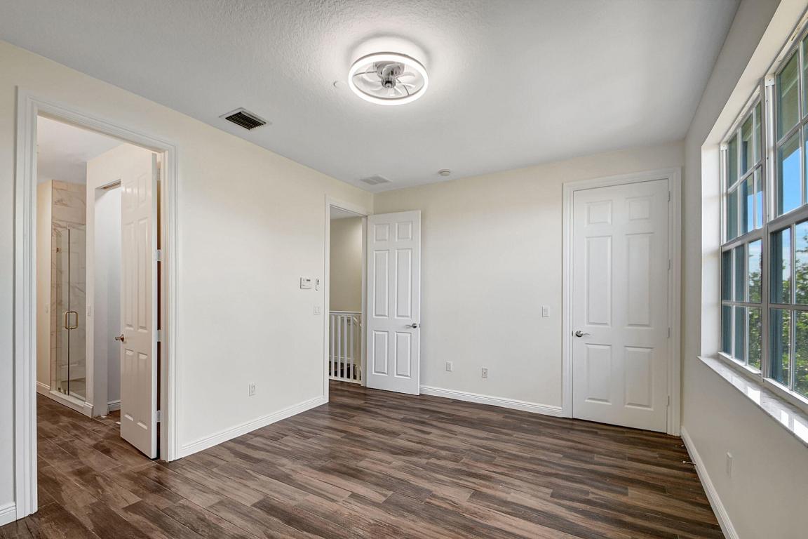 2502 N Dixie Highway 19, Lake Worth Beach Unit: 19