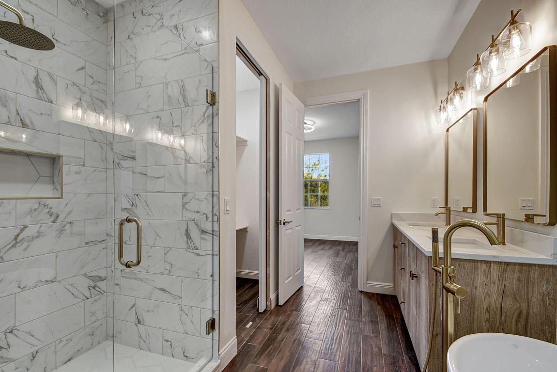 2502 N Dixie Highway 19, Lake Worth Beach Unit: 19