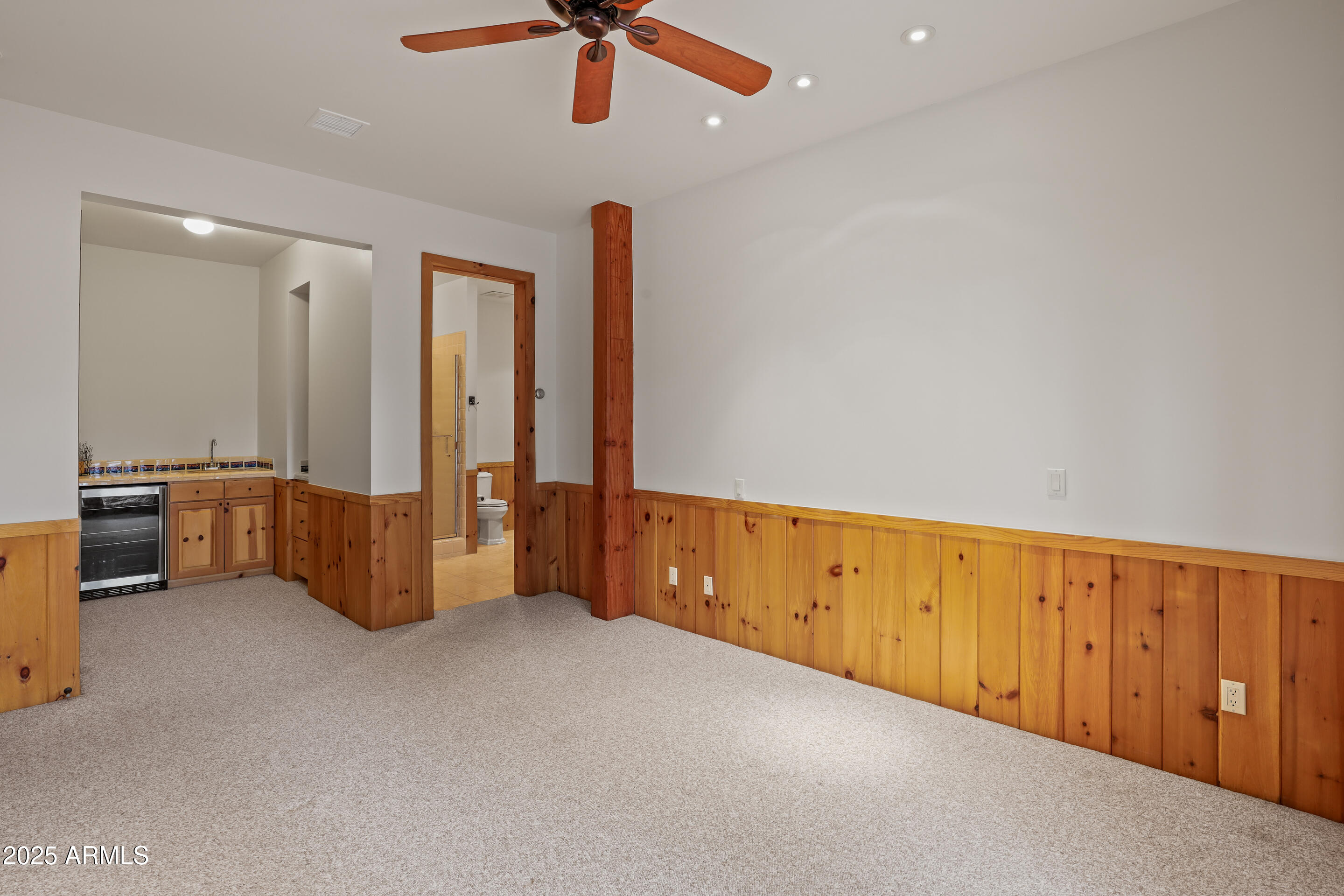 305 S GENIUS LOCI Street