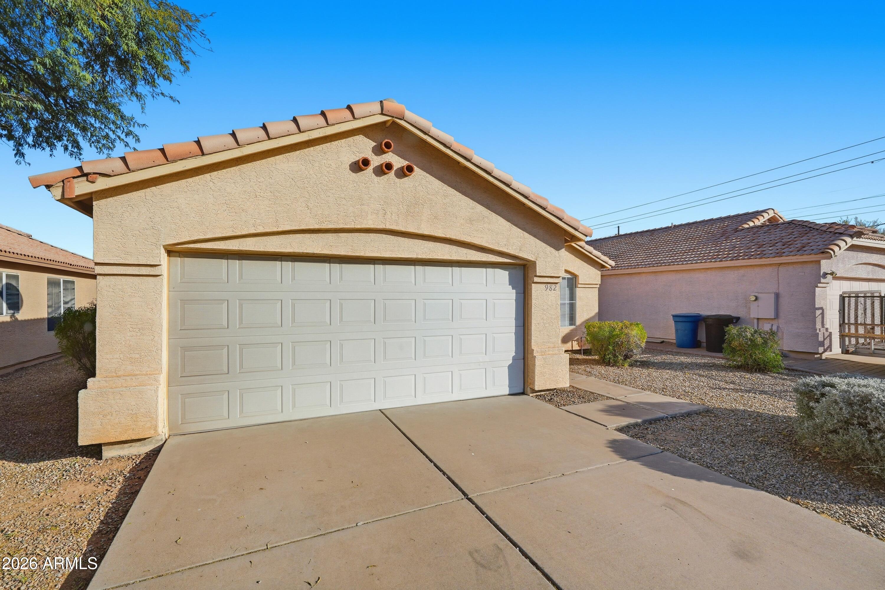 982 E CARLA VISTA Place