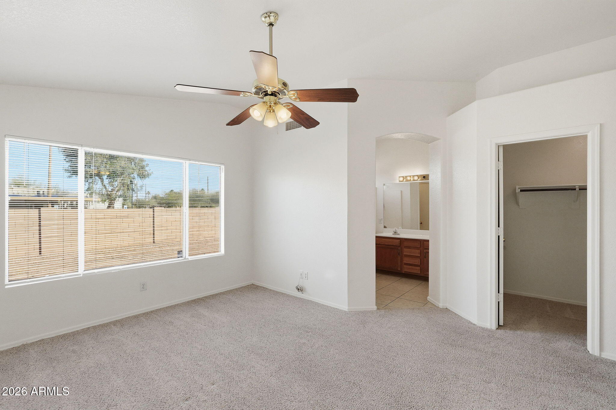 982 E CARLA VISTA Place