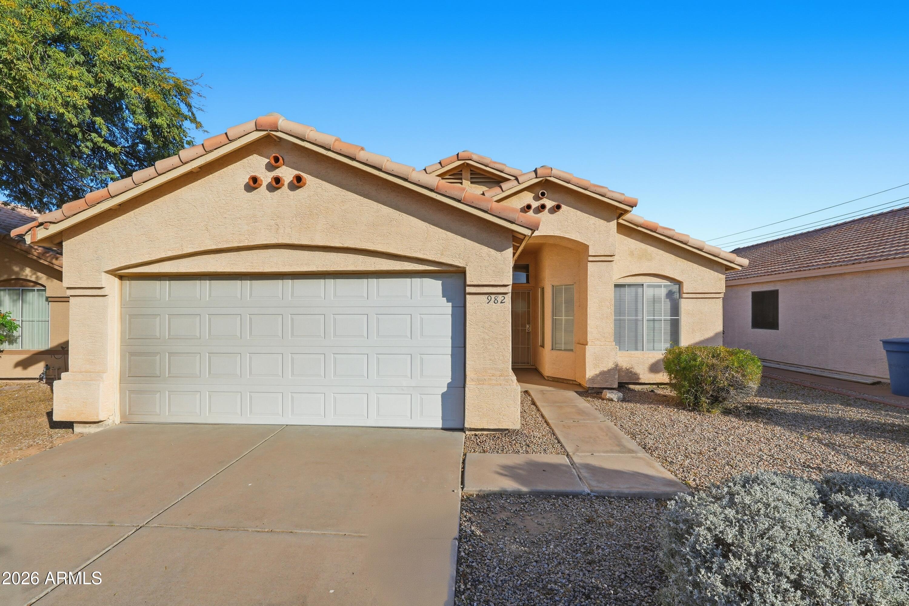 982 E CARLA VISTA Place