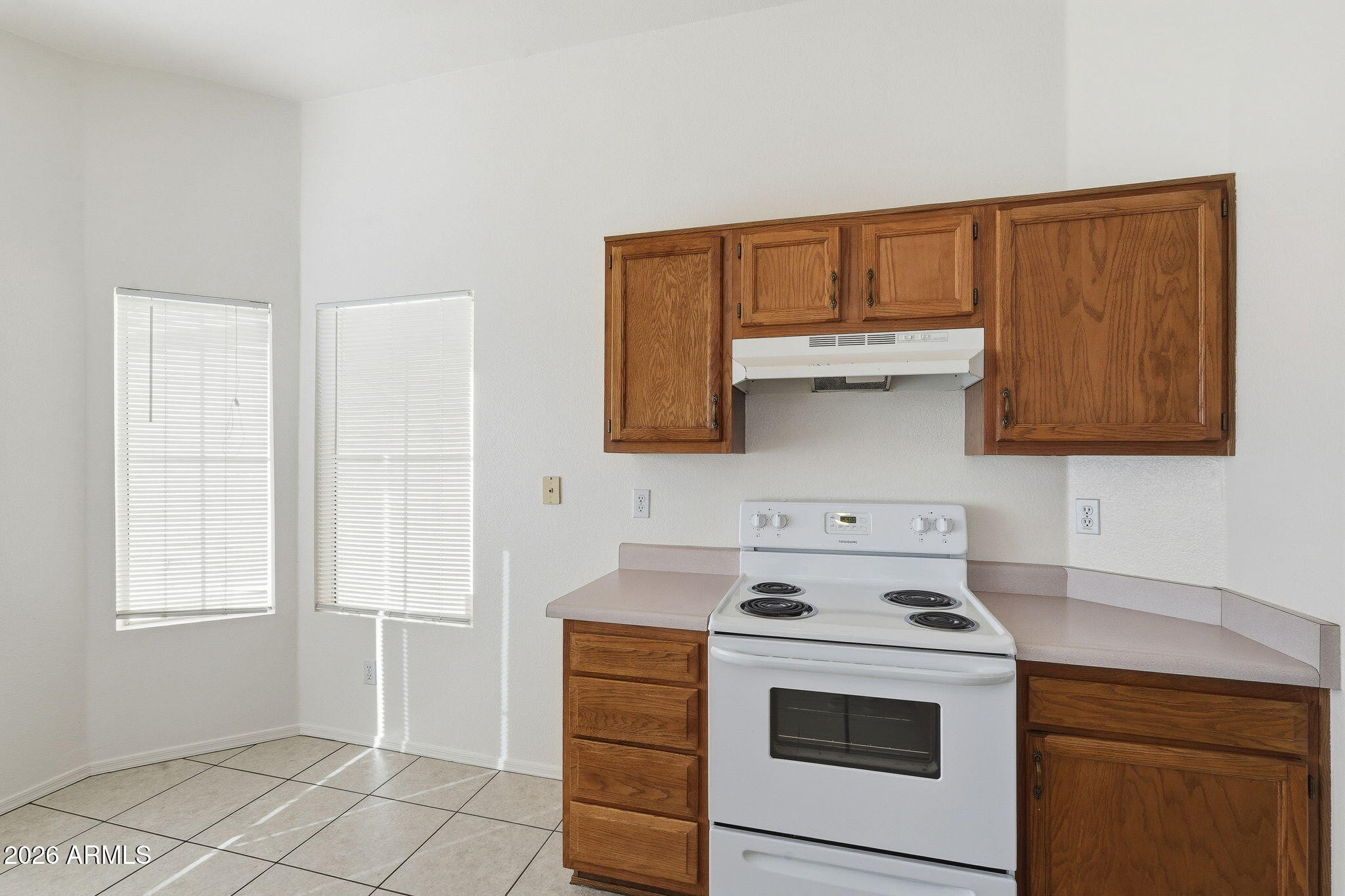 982 E CARLA VISTA Place