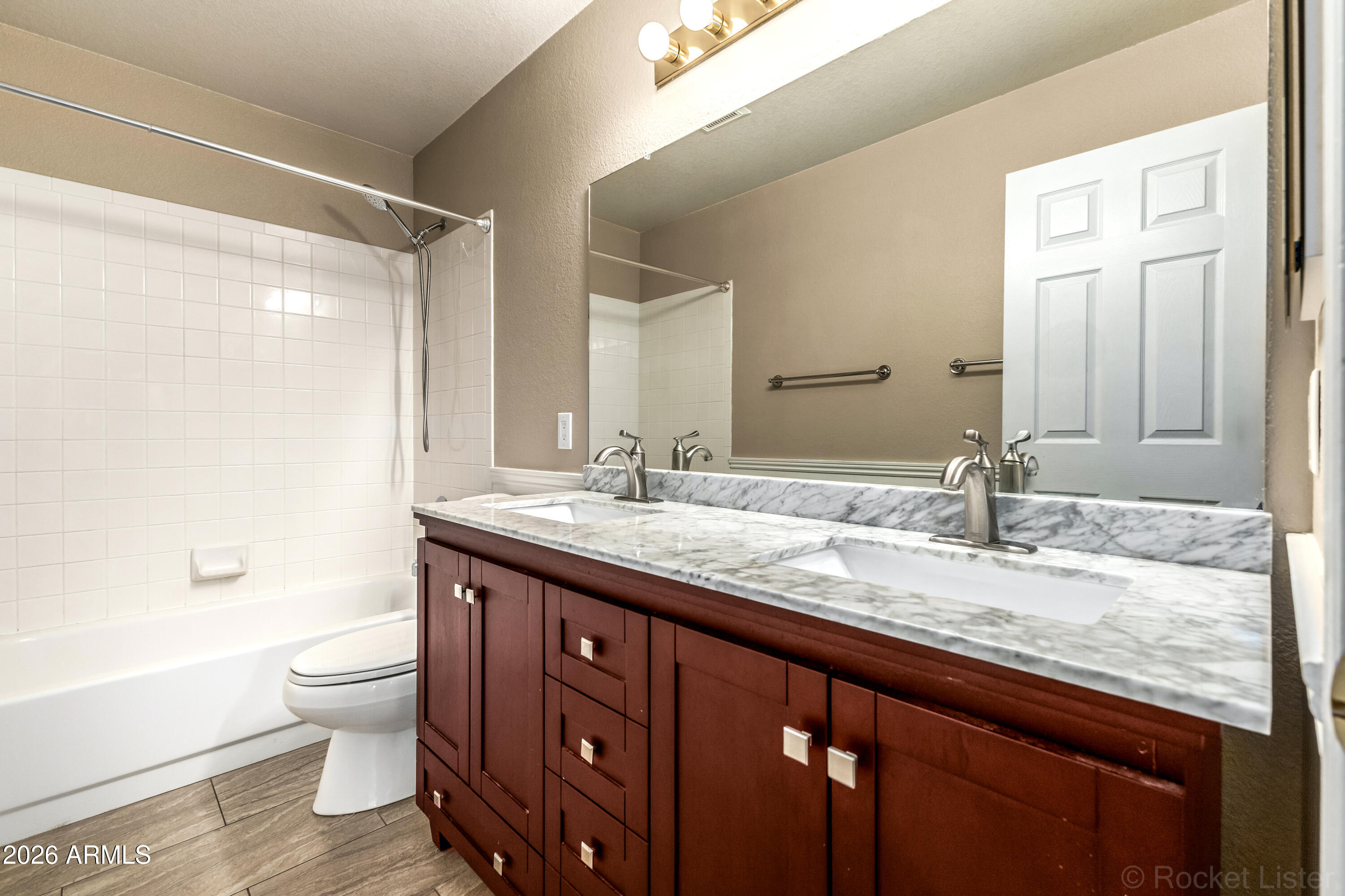 4309 E THISTLE LANDING Drive