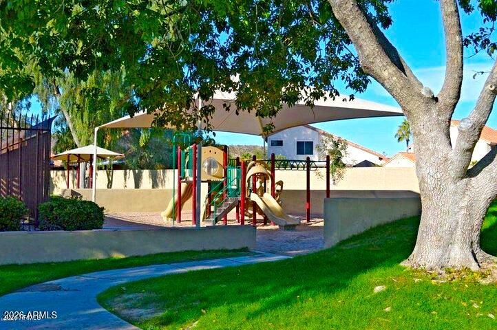 4309 E THISTLE LANDING Drive