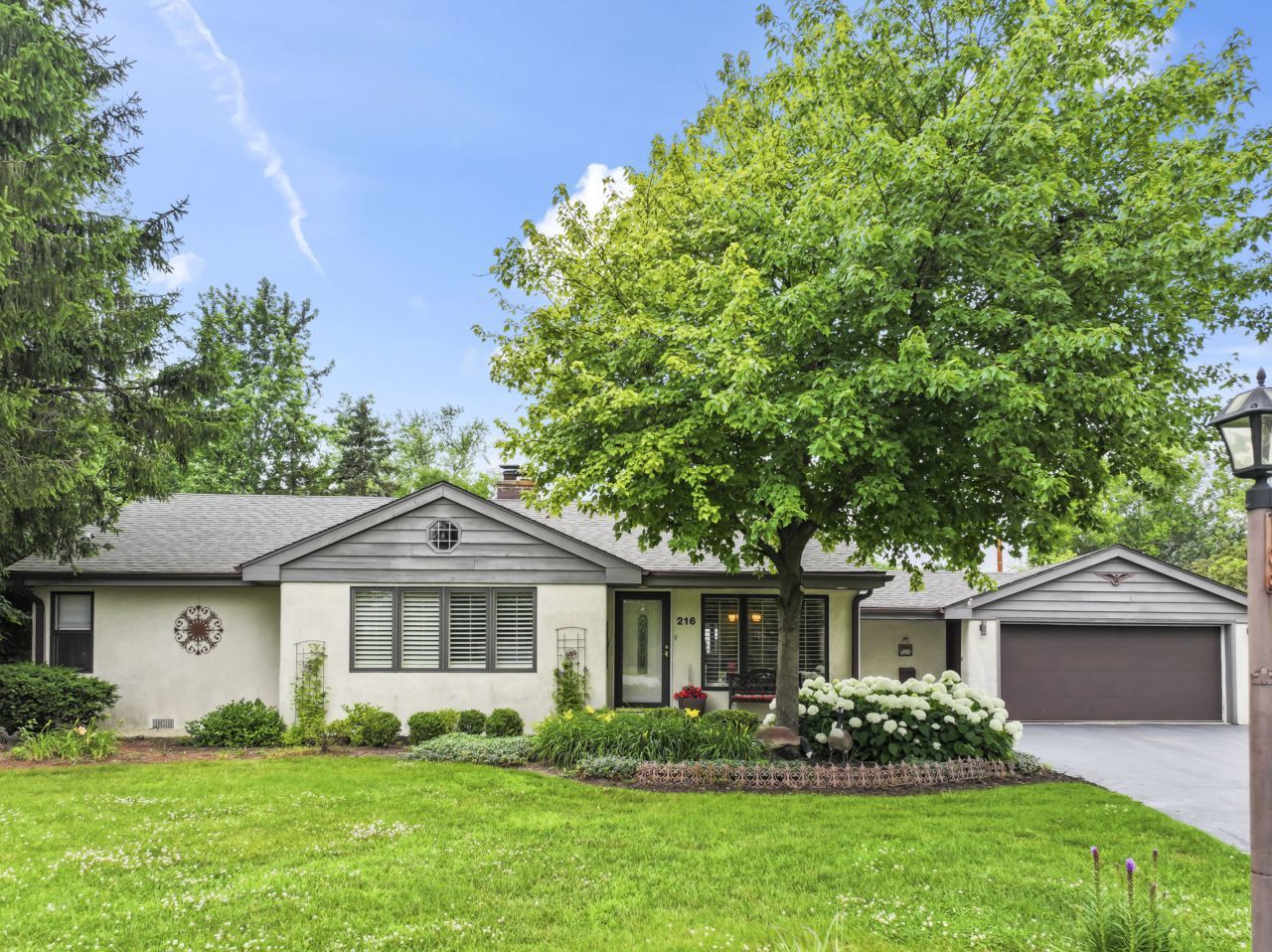 216 Hickory Court