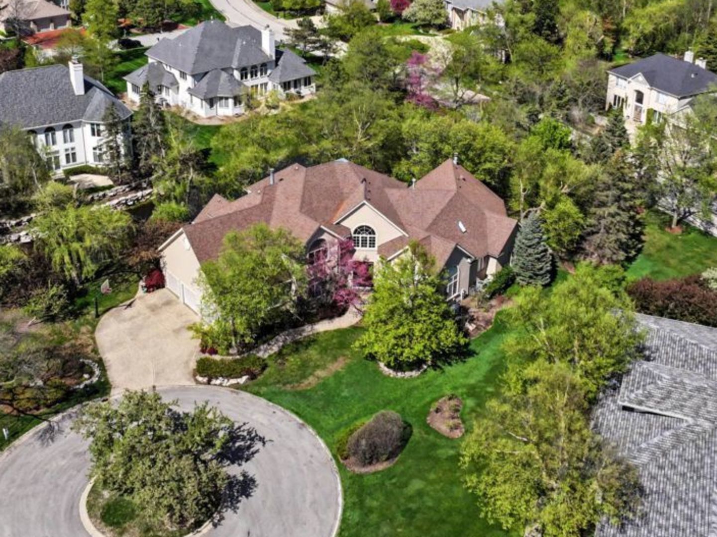 1745 Sundrop Circle