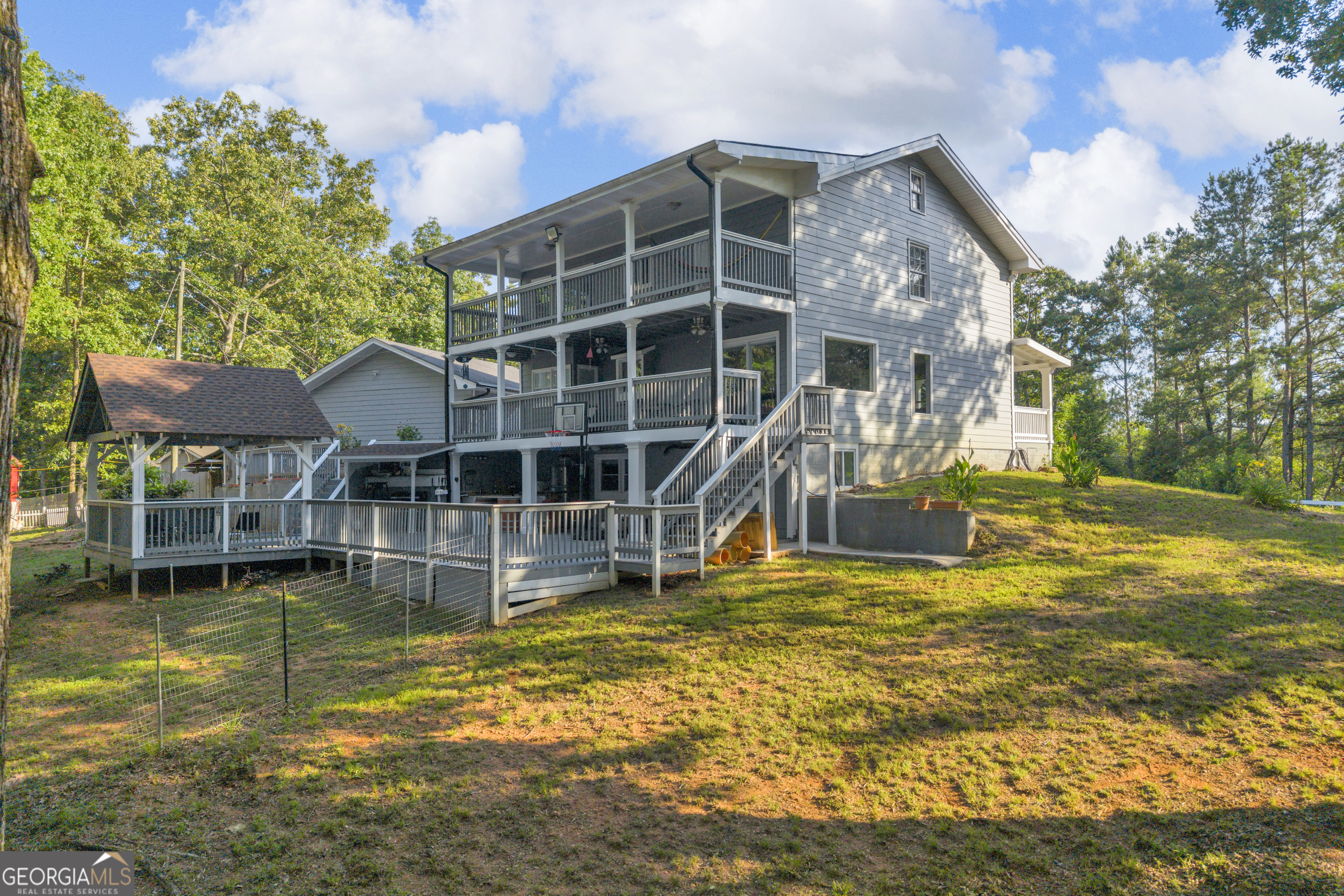 4408 NE Highway Highway NE