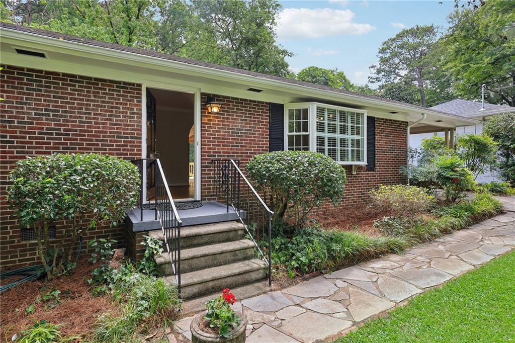 405 Lindbergh Drive NE