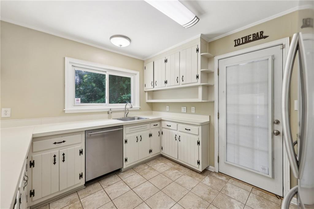 405 Lindbergh Drive NE