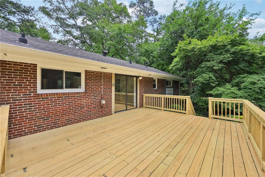 405 Lindbergh Drive NE