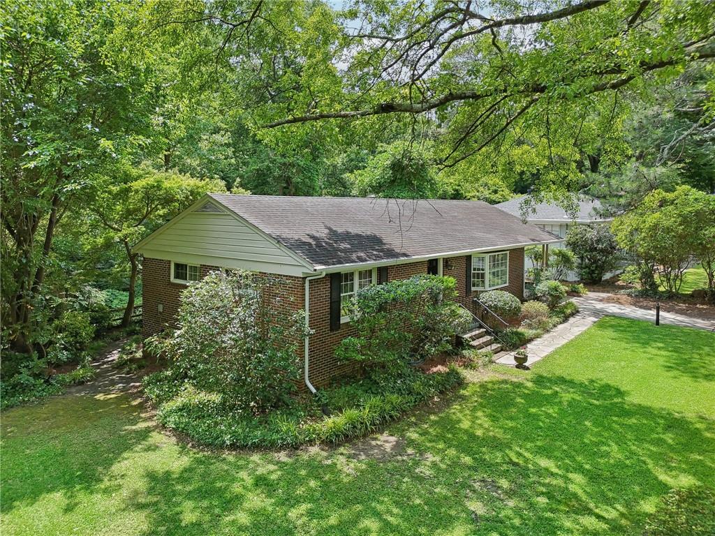 405 Lindbergh Drive NE