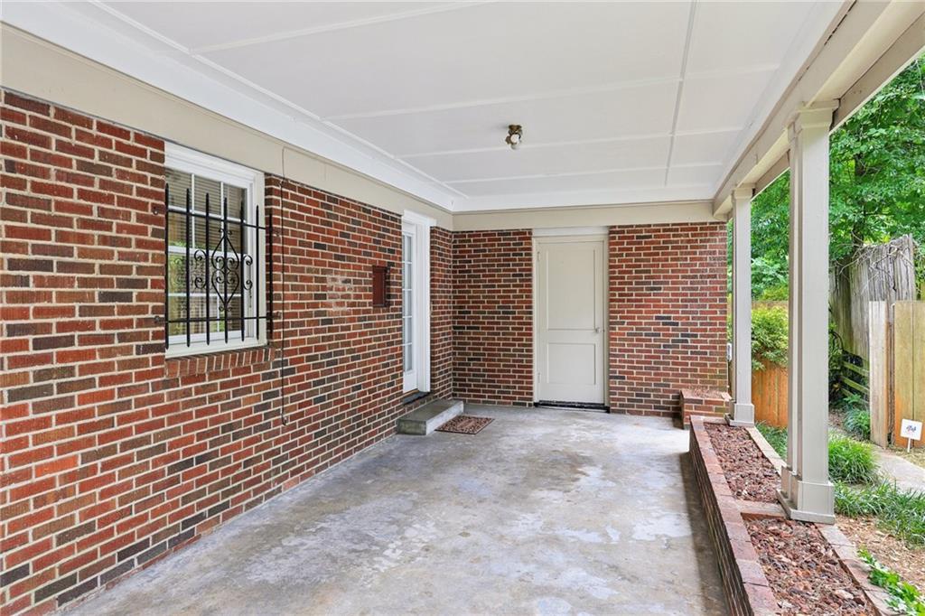 405 Lindbergh Drive NE