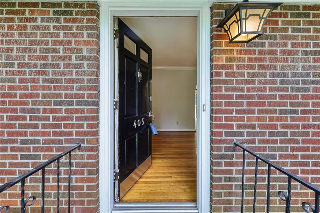 405 Lindbergh Drive NE