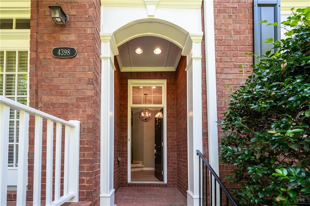 4398 Paces Point Circle SE