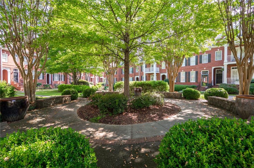 4398 Paces Point Circle SE