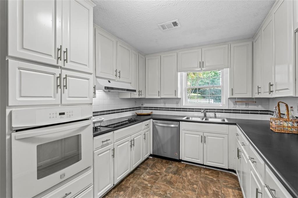 4110 OAK CREST Drive