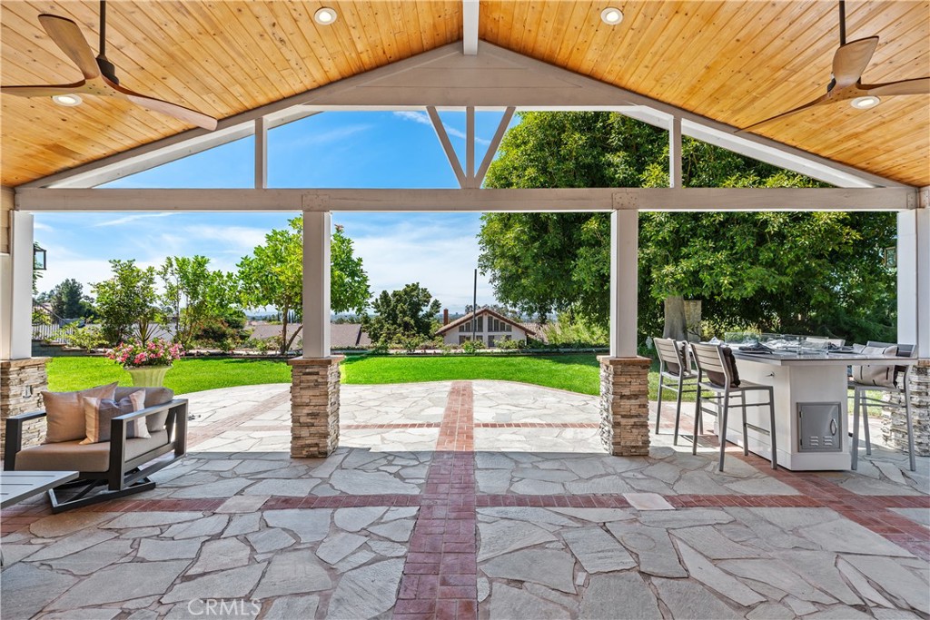 2120 E White Lantern Lane