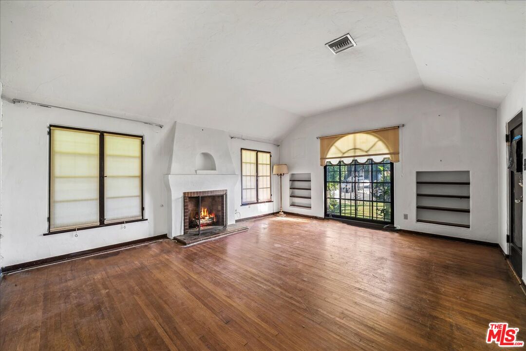 803 N Ogden Dr