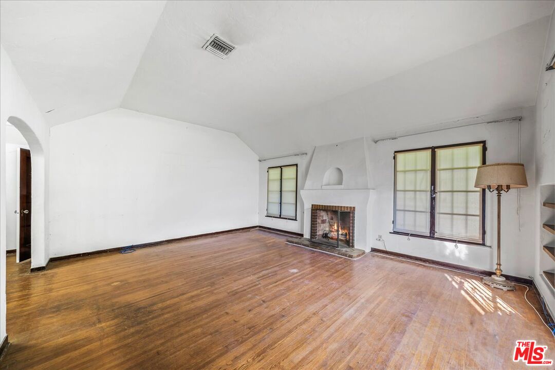 803 N Ogden Dr