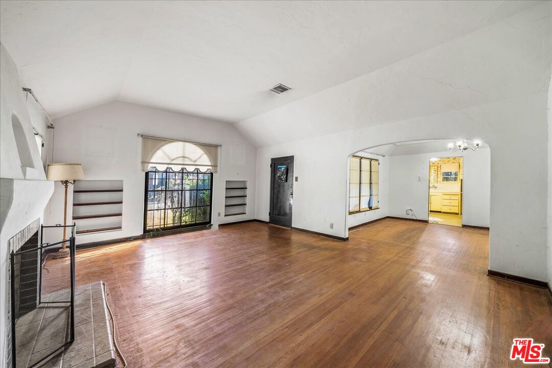 803 N Ogden Dr