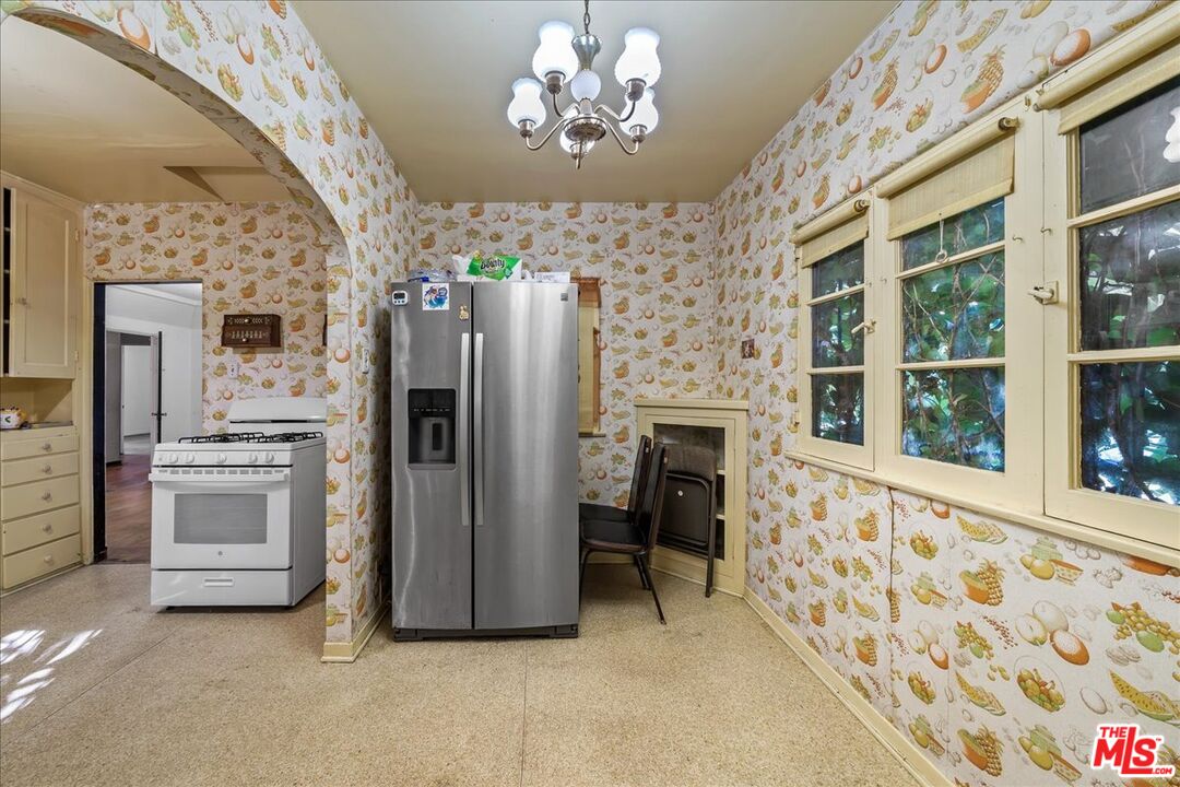803 N Ogden Dr