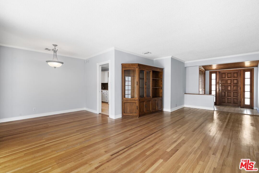 2723 Ceilhunt Ave