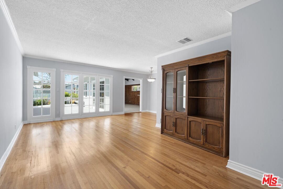 2723 Ceilhunt Ave