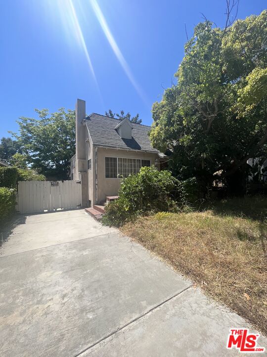 843 N Vista St