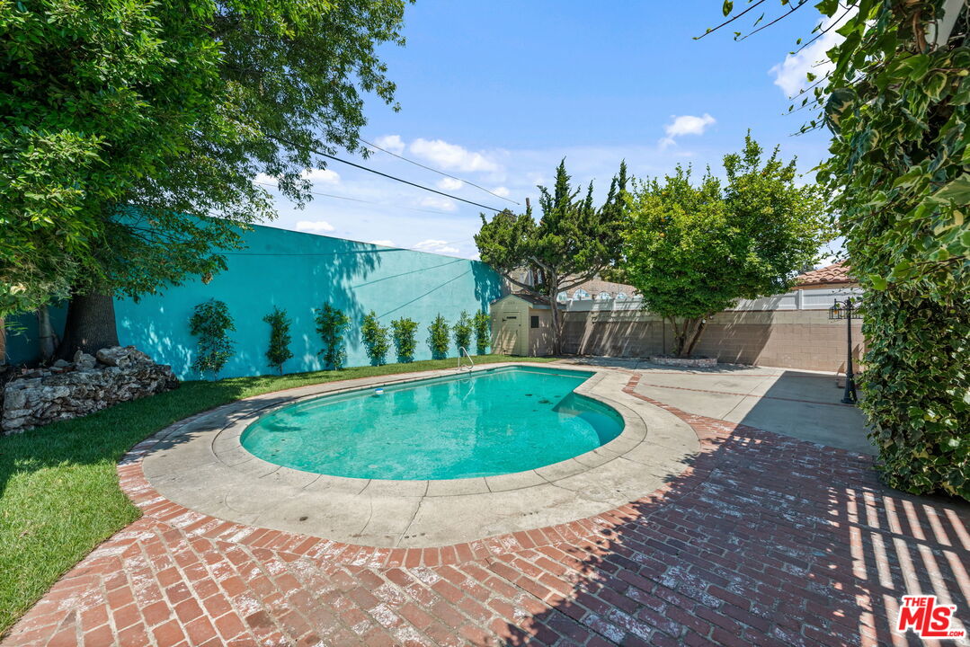 5745 Wilkinson Ave