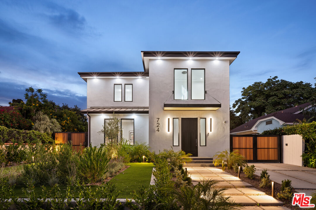 724 N Ogden Dr
