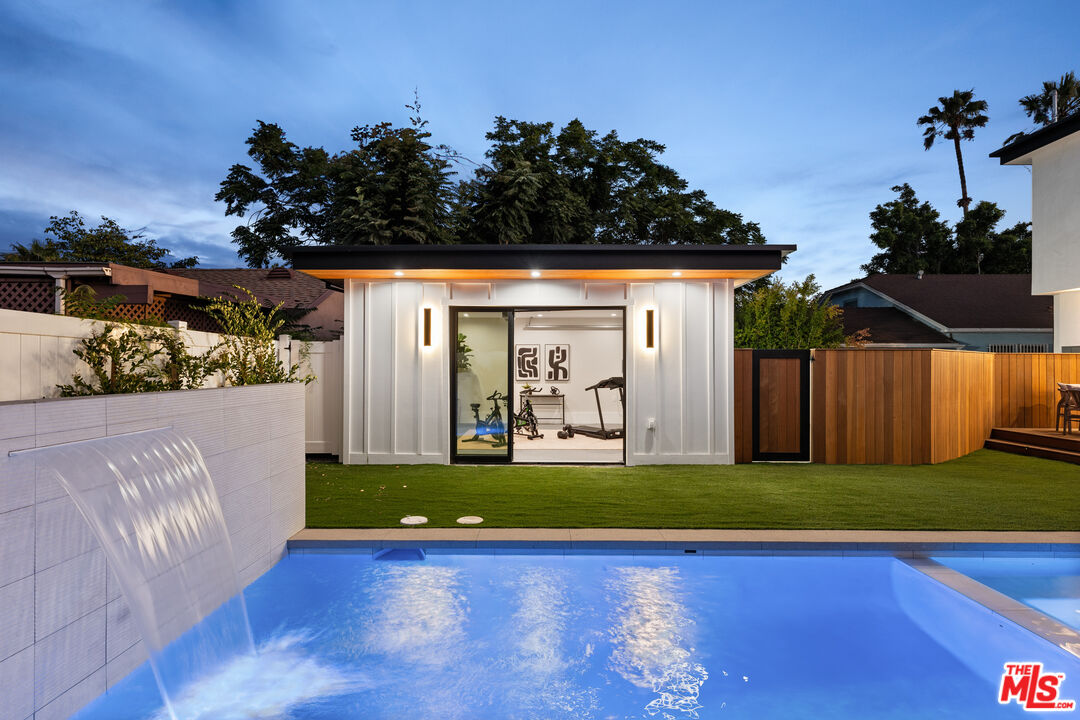 724 N Ogden Dr