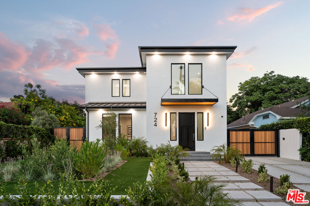 724 N Ogden Dr