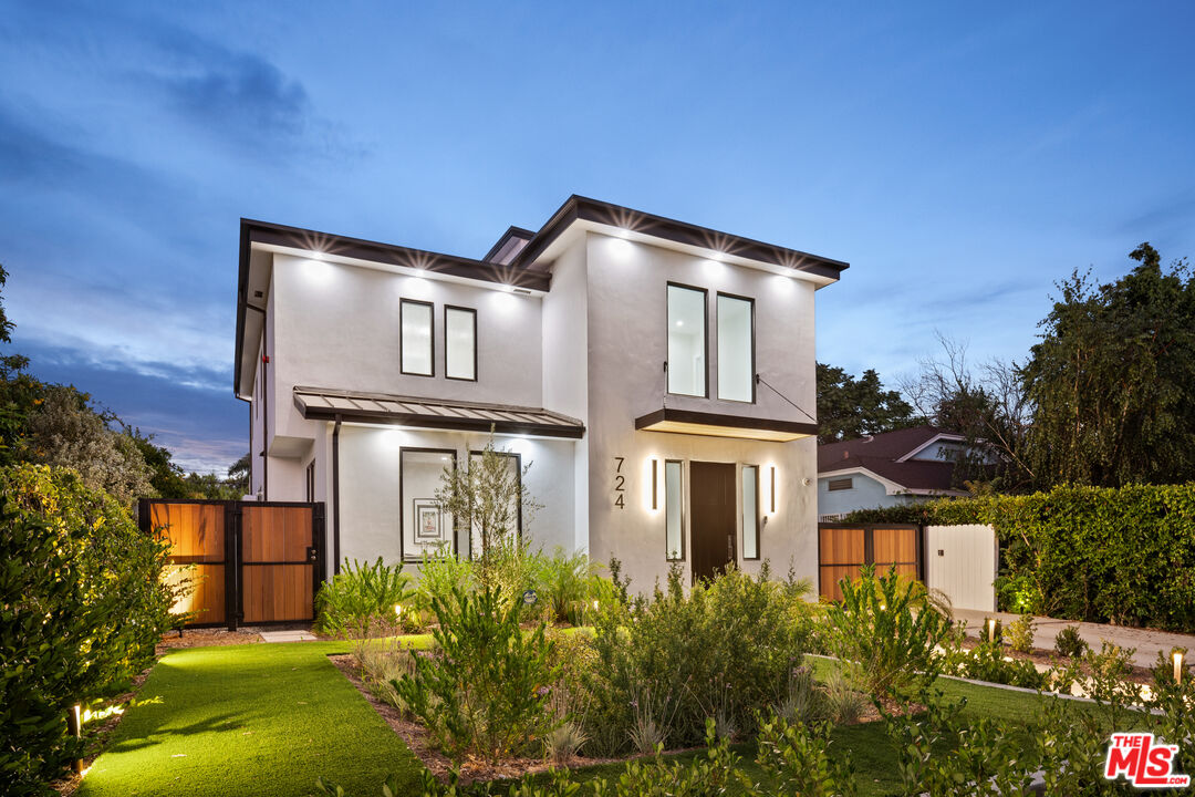 724 N Ogden Dr
